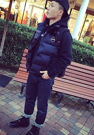 シュプリームパーカーコーデ5