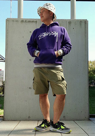 STUSSYパーカーコーデ2