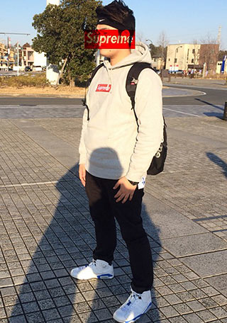 シュプリームパーカーコーデ1