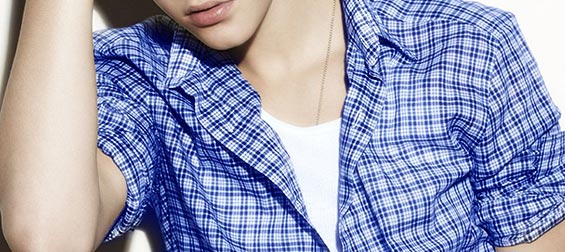 チェックシャツ