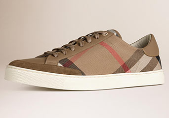 バーバリースニーカー1