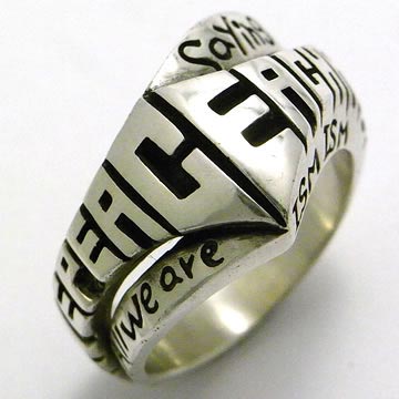 ビッグブラックマリア指輪3