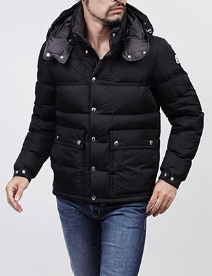 モンクレールダウンジャケット2