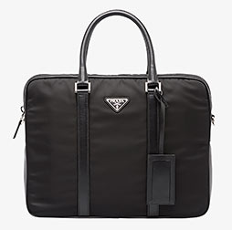 プラダビジネスバッグ2