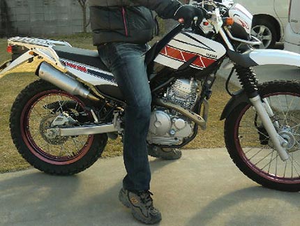 ユニクロバイクジーンズ着用1