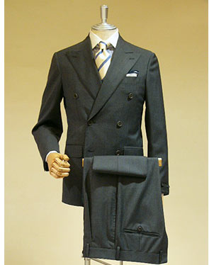 ラファエルカルーゾスーツ