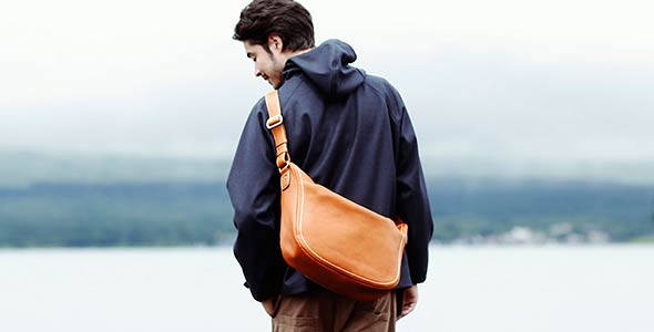 革ショルダーバッグ