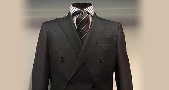 ダブルブレストスーツ