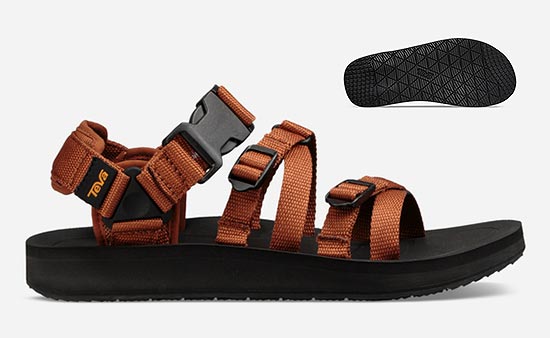 テバ アウトドアサンダル1