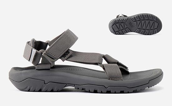 テバ アウトドアサンダル2