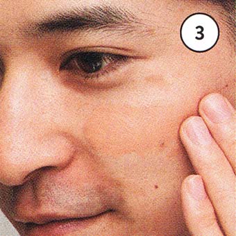 男性 ファンデーションの塗り方