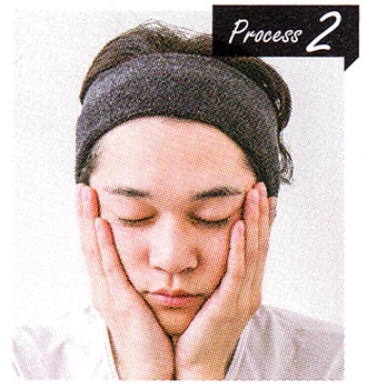 男性 化粧水の付けかた2