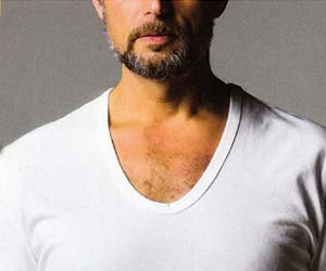 Tシャツ Ｕネック