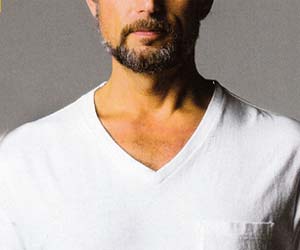 Tシャツ Vネック