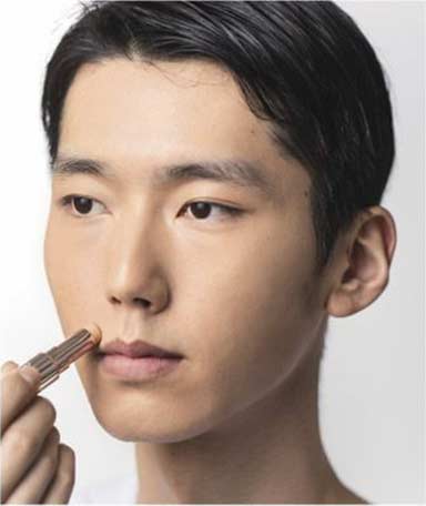 男性 ヒゲを隠すメイク