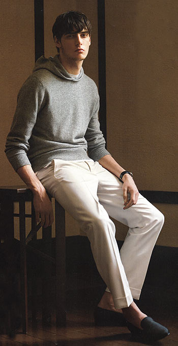 30代パーカーコーデ