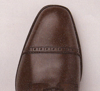 パンチドキャップトゥ