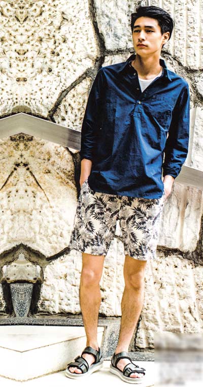 短パン シャツ 着こなし