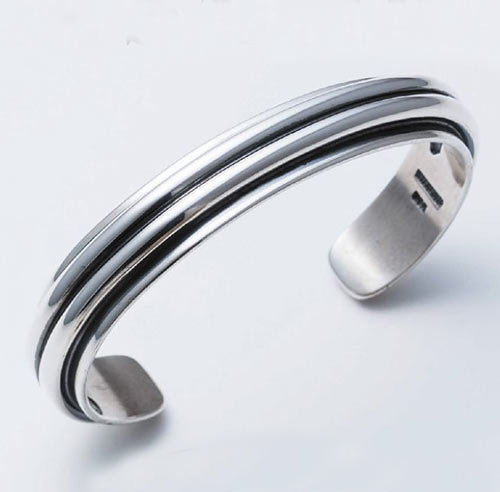 コディ・サンダーソン シルバーアクセサリー3